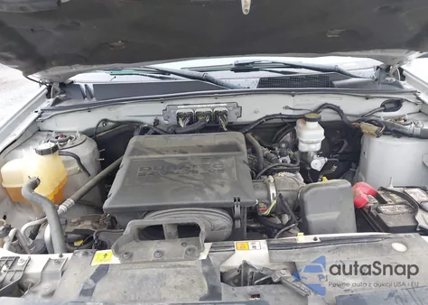 2010 Ford Escape Xlt z USA, uszkodzony, nr VIN 1FMCU9DG8AKC65375